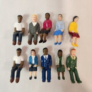 10pc Seated Miniature People Figures O Scale 1:50 Model Train Railway Diorama